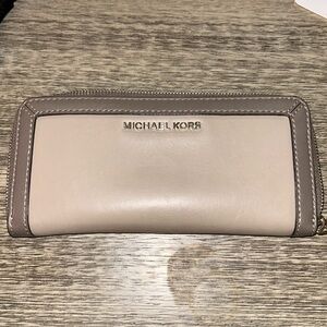 Michael Kors grey two tone wallet.